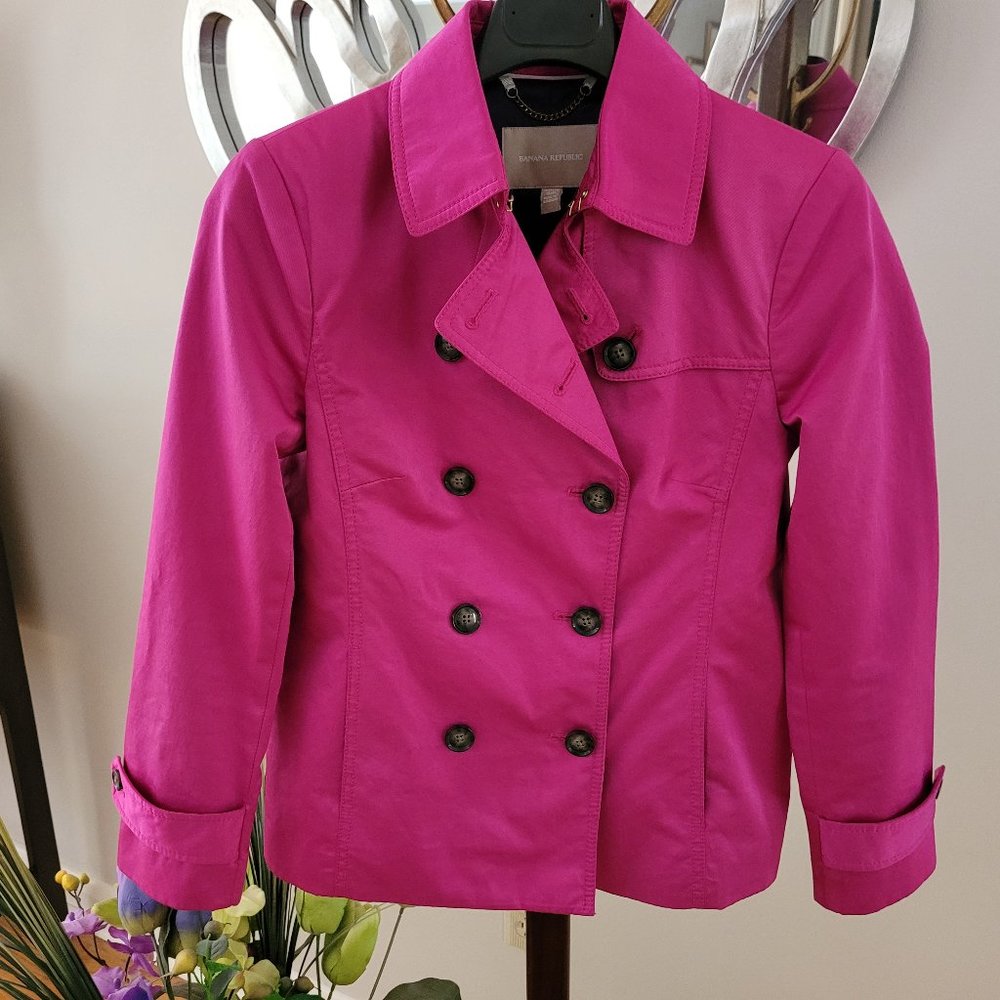 SOLD - Banana Republic Fuchsia Pink Short Cotton Peacoat US S